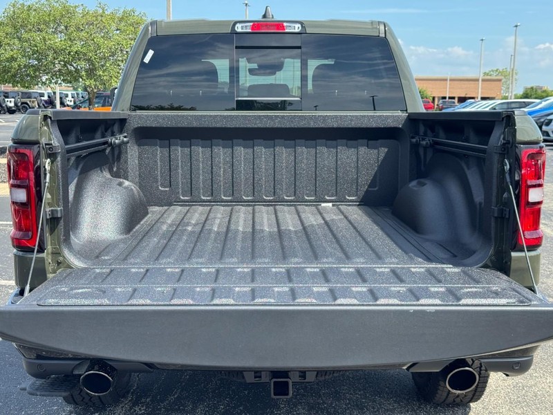 Ram 1500 Vehicle Full-screen Gallery Image 7