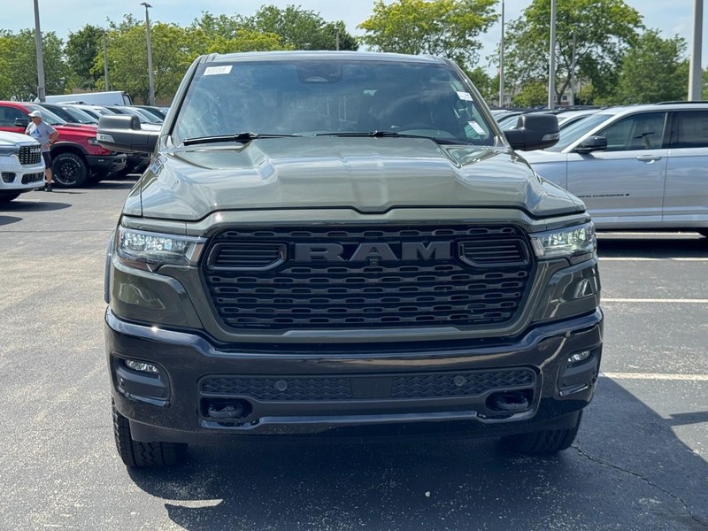 Ram 1500 Vehicle Full-screen Gallery Image 11