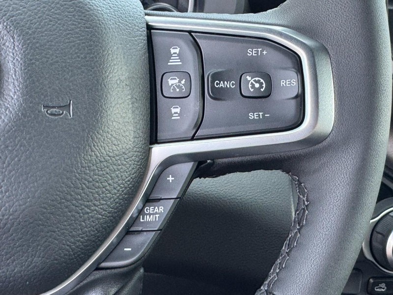 Ram 1500 Vehicle Full-screen Gallery Image 24