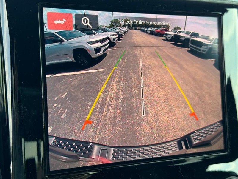 Ram 1500 Vehicle Full-screen Gallery Image 28