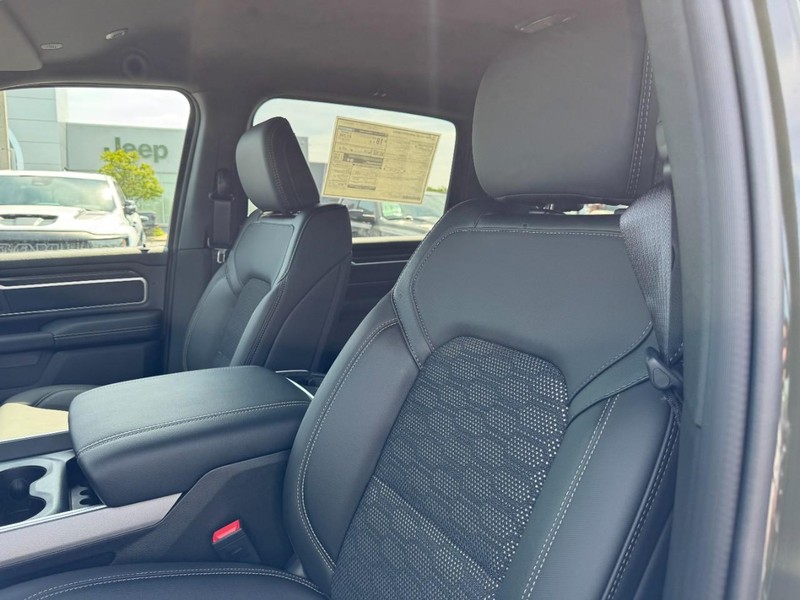 Ram 1500 Vehicle Full-screen Gallery Image 34