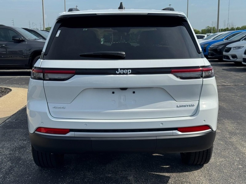 Jeep Grand Cherokee Vehicle Full-screen Gallery Image 4