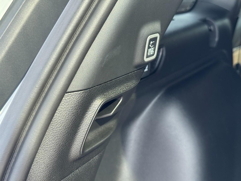 Jeep Grand Cherokee Vehicle Full-screen Gallery Image 8