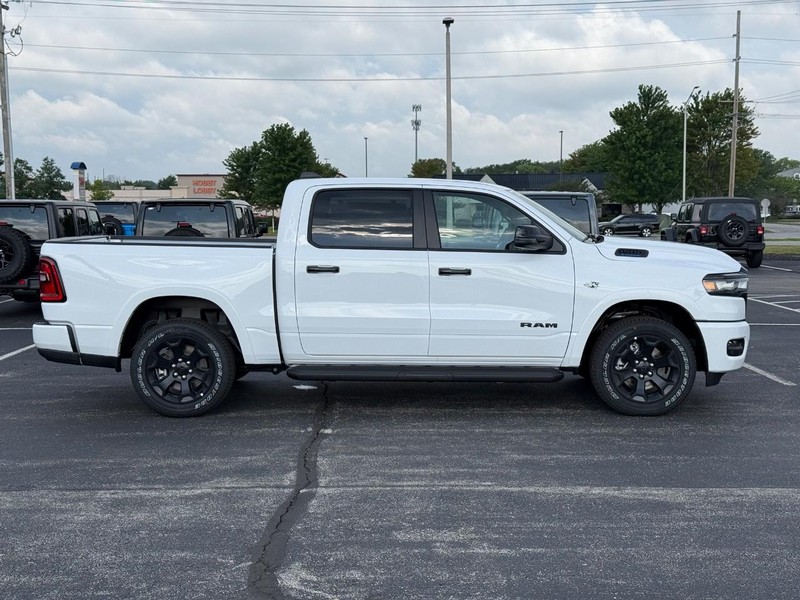 Ram 1500 Vehicle Full-screen Gallery Image 2