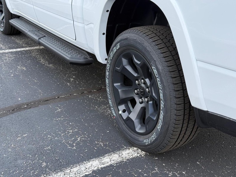 Ram 1500 Vehicle Full-screen Gallery Image 6