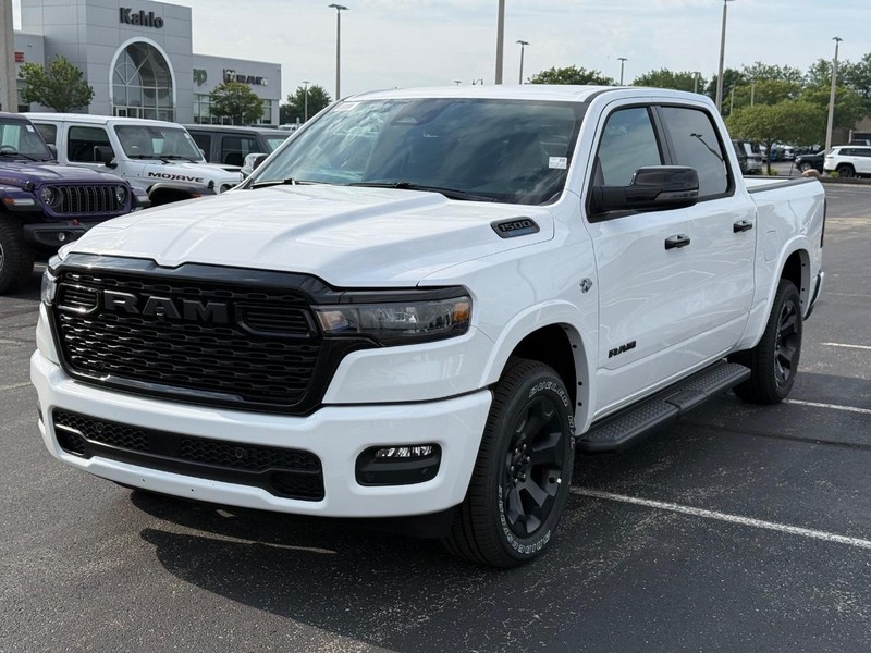 Ram 1500 Vehicle Full-screen Gallery Image 9