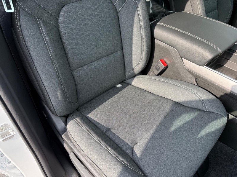 Ram 1500 Vehicle Full-screen Gallery Image 16