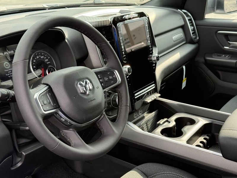 Ram 1500 Vehicle Full-screen Gallery Image 19