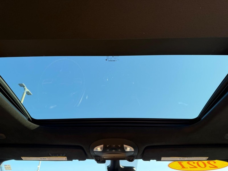 Chrysler Pacifica Vehicle Full-screen Gallery Image 14