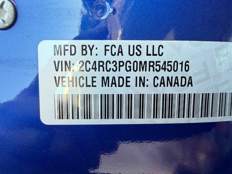 Chrysler Pacifica Vehicle Full-screen Gallery Image 32