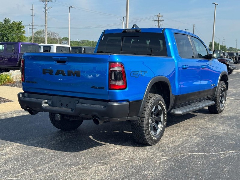 Ram 1500 Vehicle Full-screen Gallery Image 3