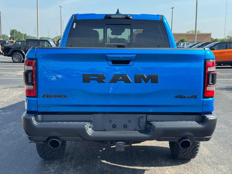 Ram 1500 Vehicle Full-screen Gallery Image 4