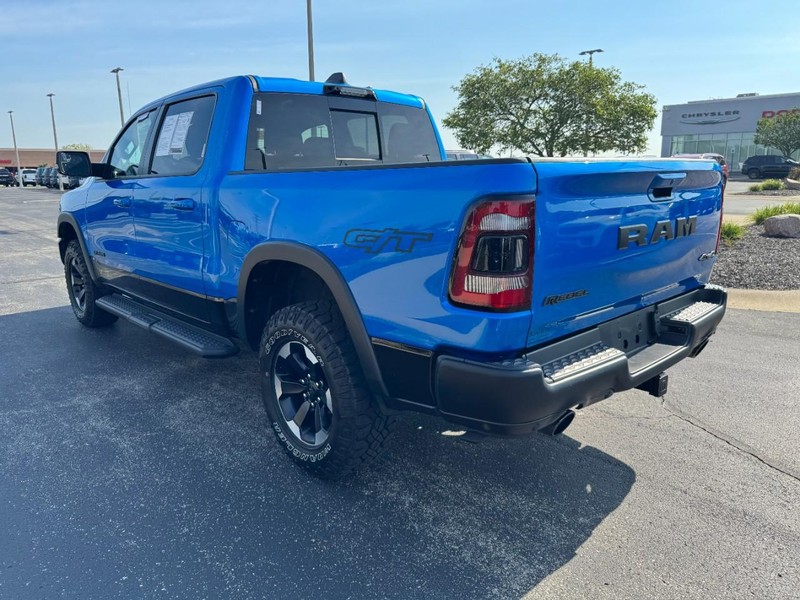Ram 1500 Vehicle Full-screen Gallery Image 5