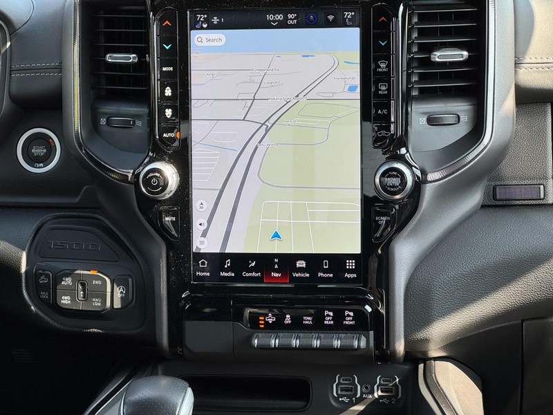 Ram 1500 Vehicle Full-screen Gallery Image 16