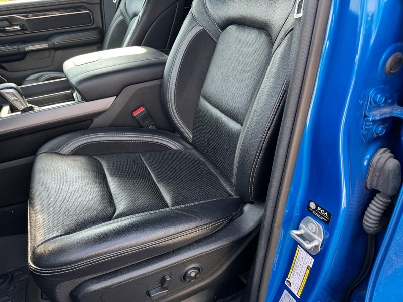 Ram 1500 Vehicle Full-screen Gallery Image 22