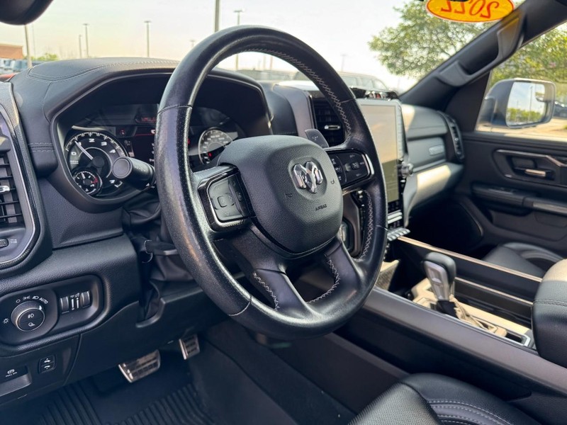 Ram 1500 Vehicle Full-screen Gallery Image 23