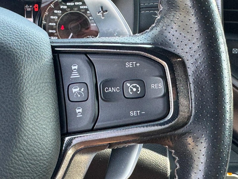 Ram 1500 Vehicle Full-screen Gallery Image 25