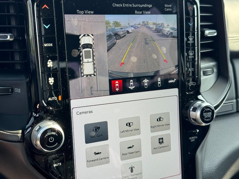 Ram 1500 Vehicle Full-screen Gallery Image 29