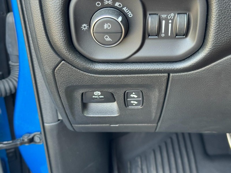 Ram 1500 Vehicle Full-screen Gallery Image 33
