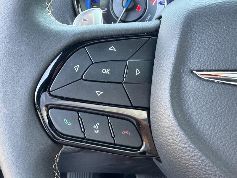 Chrysler 300 Vehicle Full-screen Gallery Image 21