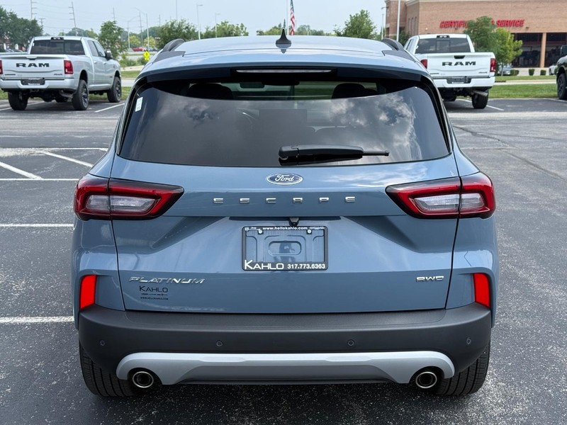 Ford Escape Vehicle Full-screen Gallery Image 04