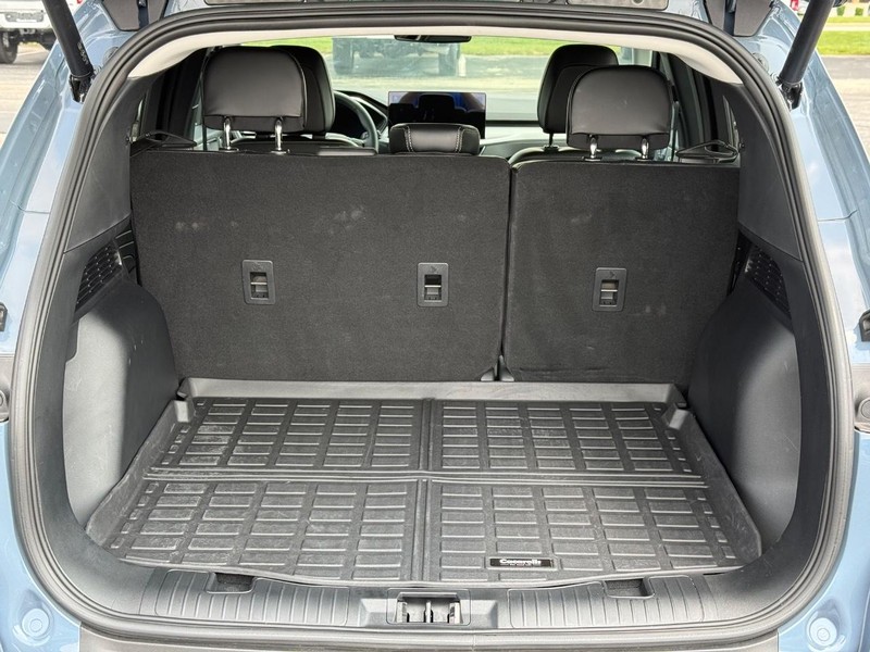 Ford Escape Vehicle Full-screen Gallery Image 07