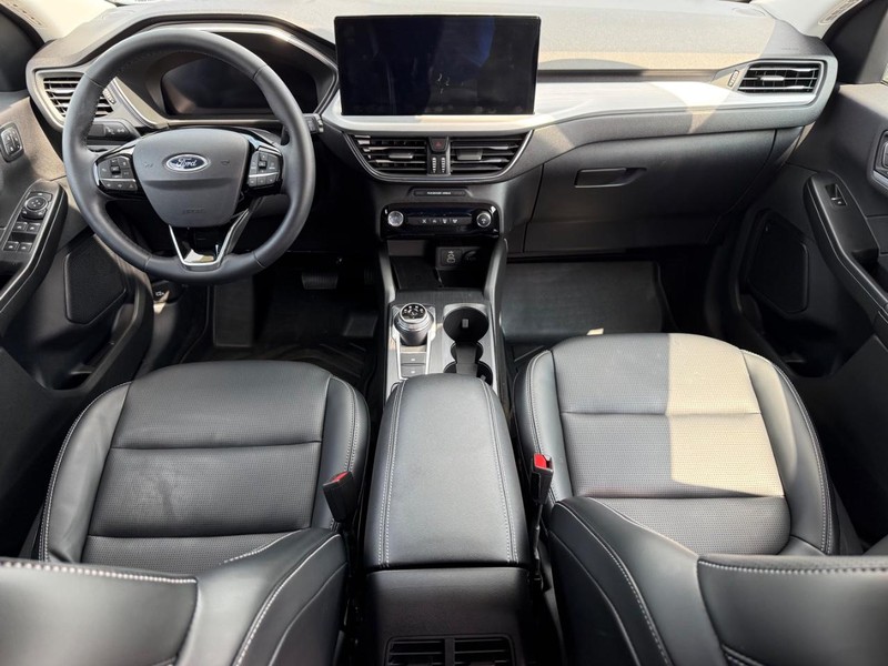 Ford Escape Vehicle Full-screen Gallery Image 13