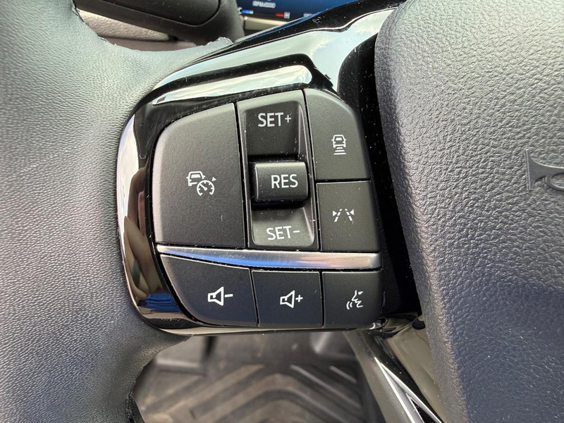 Ford Escape Vehicle Full-screen Gallery Image 20