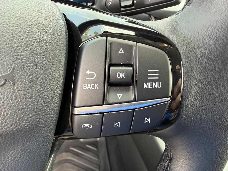 Ford Escape Vehicle Full-screen Gallery Image 21