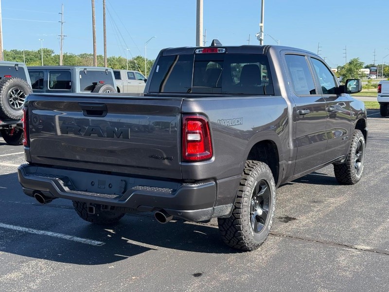 Ram 1500 Vehicle Full-screen Gallery Image 3