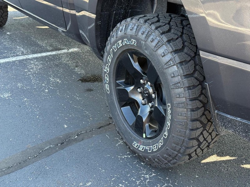 Ram 1500 Vehicle Full-screen Gallery Image 6