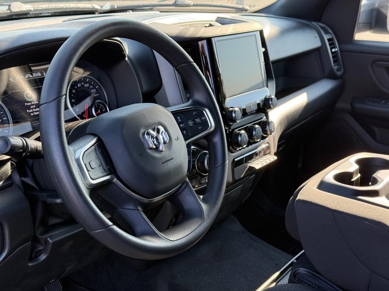 Ram 1500 Vehicle Full-screen Gallery Image 18