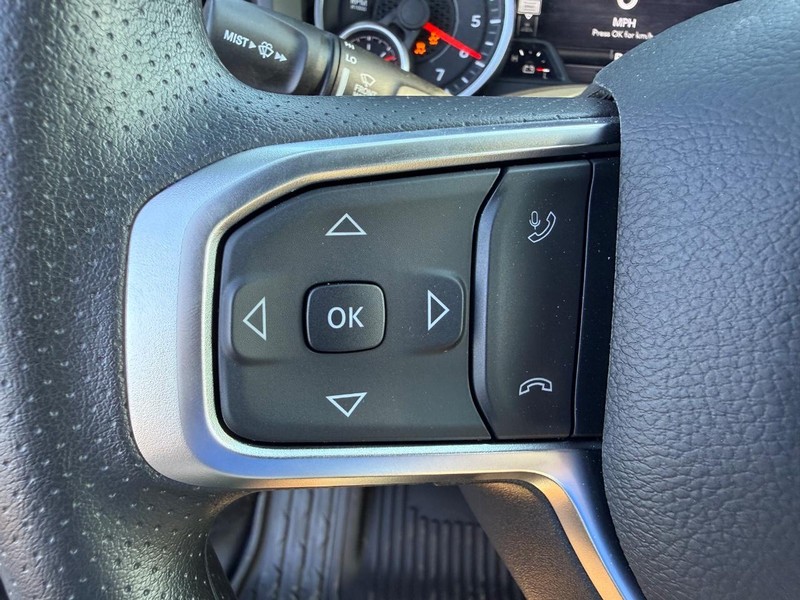 Ram 1500 Vehicle Full-screen Gallery Image 19