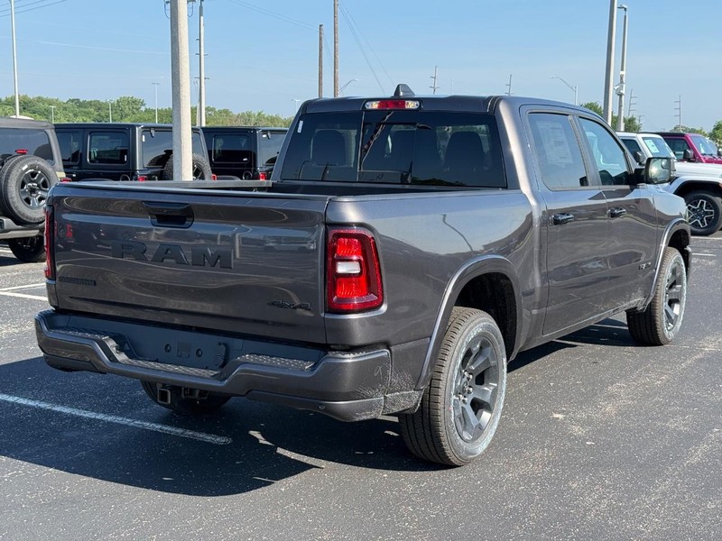 Ram 1500 Vehicle Full-screen Gallery Image 3