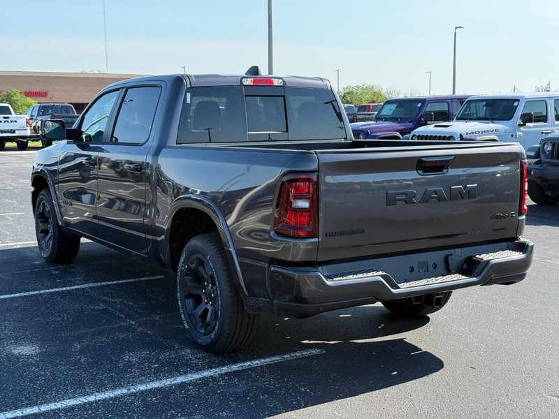 Ram 1500 Vehicle Full-screen Gallery Image 5
