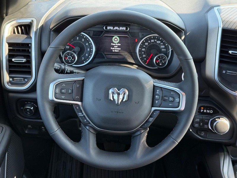 Ram 1500 Vehicle Full-screen Gallery Image 13