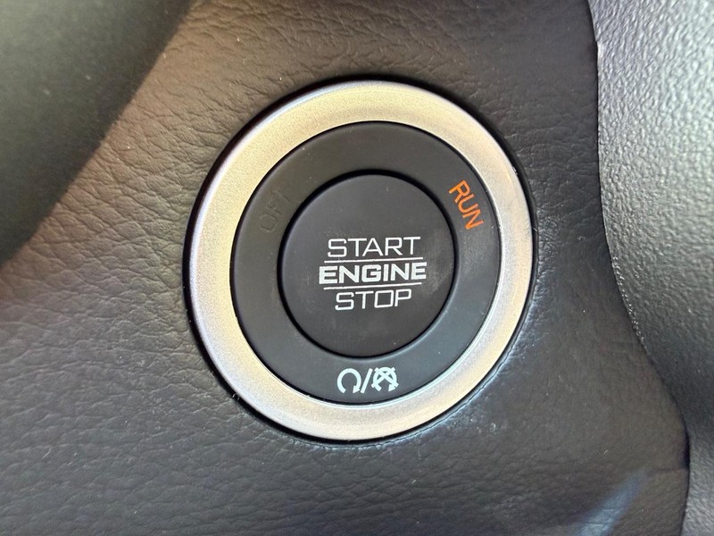 Ram 1500 Vehicle Full-screen Gallery Image 21