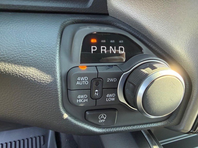 Ram 1500 Vehicle Full-screen Gallery Image 22