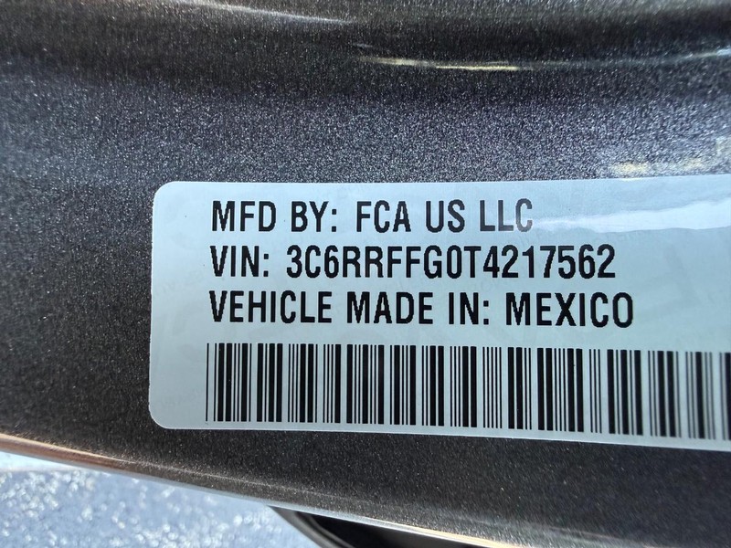 Ram 1500 Vehicle Full-screen Gallery Image 30