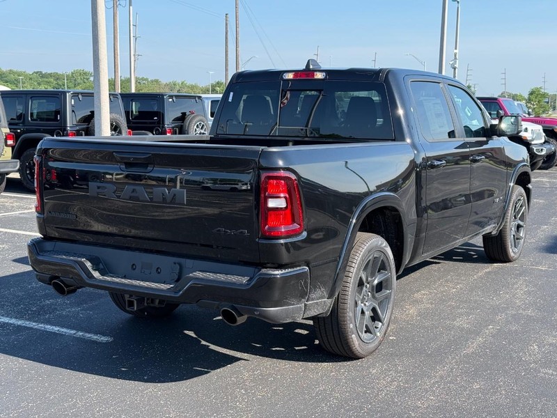 Ram 1500 Vehicle Full-screen Gallery Image 3