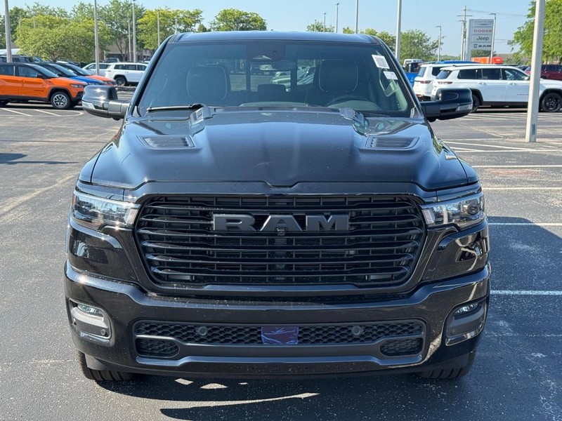 Ram 1500 Vehicle Full-screen Gallery Image 9