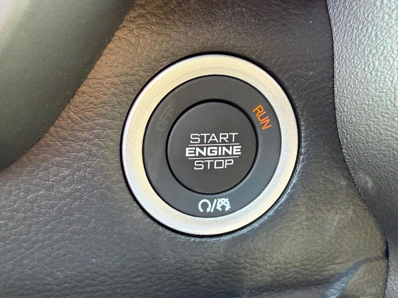Ram 1500 Vehicle Full-screen Gallery Image 21