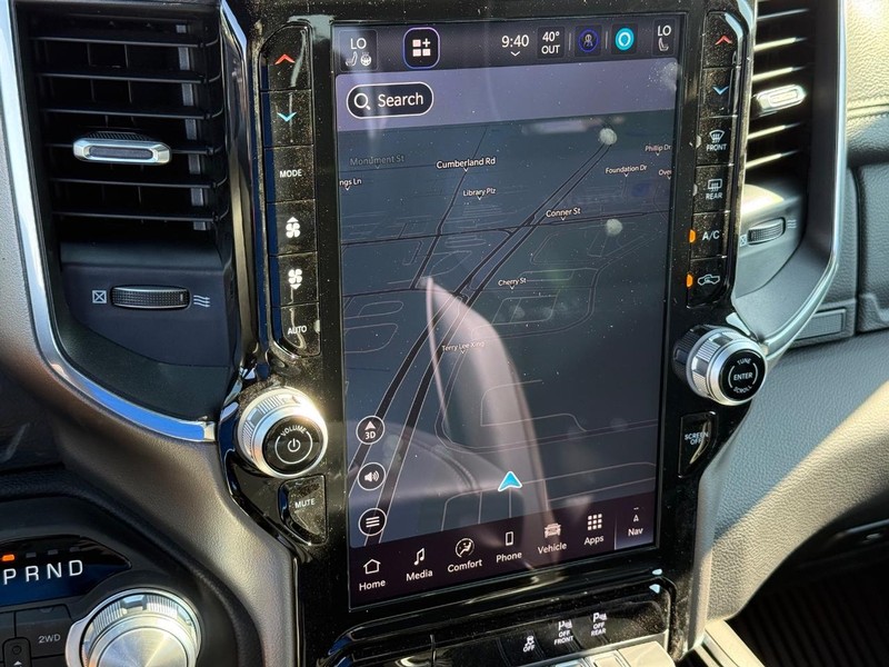Ram 1500 Vehicle Full-screen Gallery Image 23