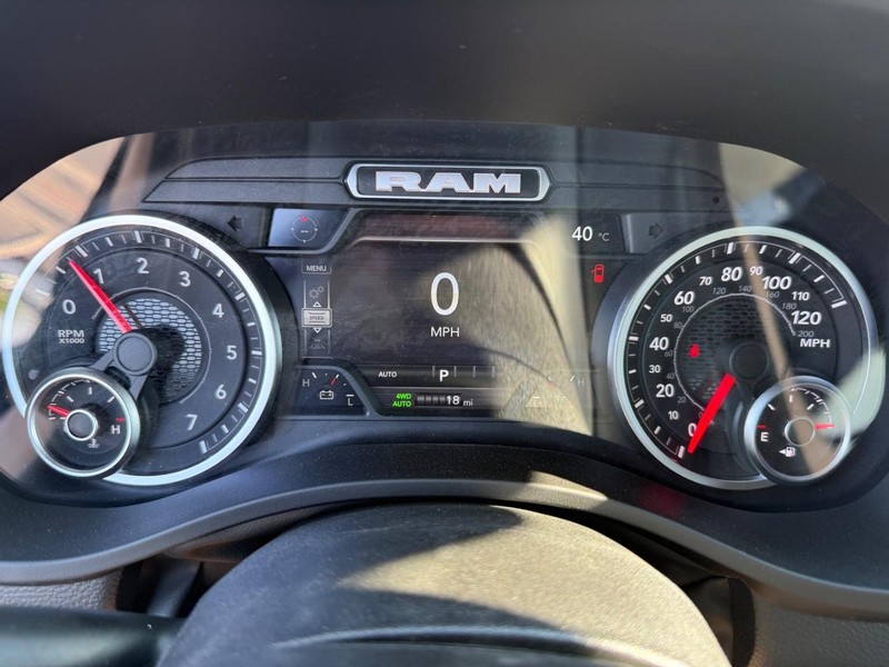 Ram 1500 Vehicle Full-screen Gallery Image 27