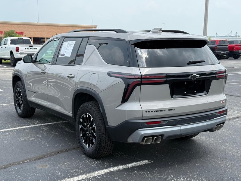 Chevrolet Traverse Vehicle Full-screen Gallery Image 05