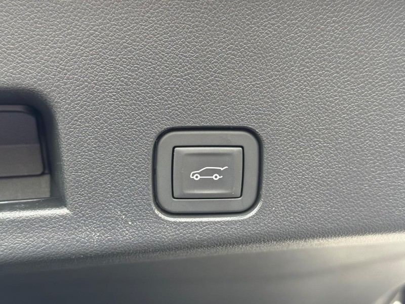 Chevrolet Traverse Vehicle Full-screen Gallery Image 08