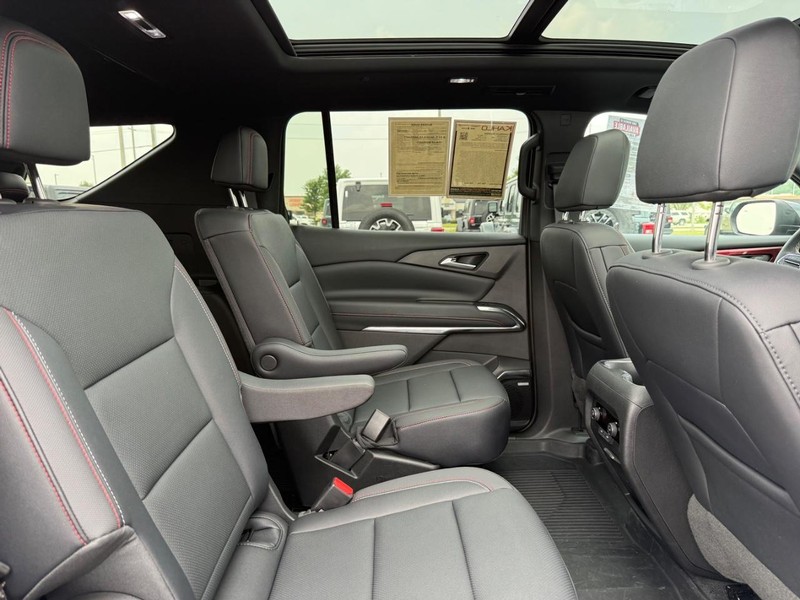 Chevrolet Traverse Vehicle Full-screen Gallery Image 11