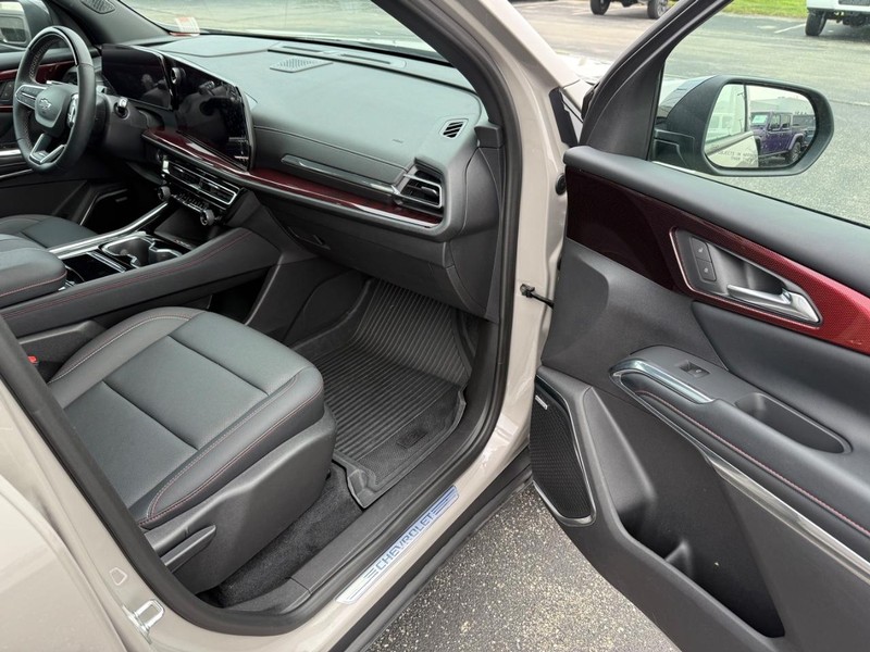 Chevrolet Traverse Vehicle Full-screen Gallery Image 17