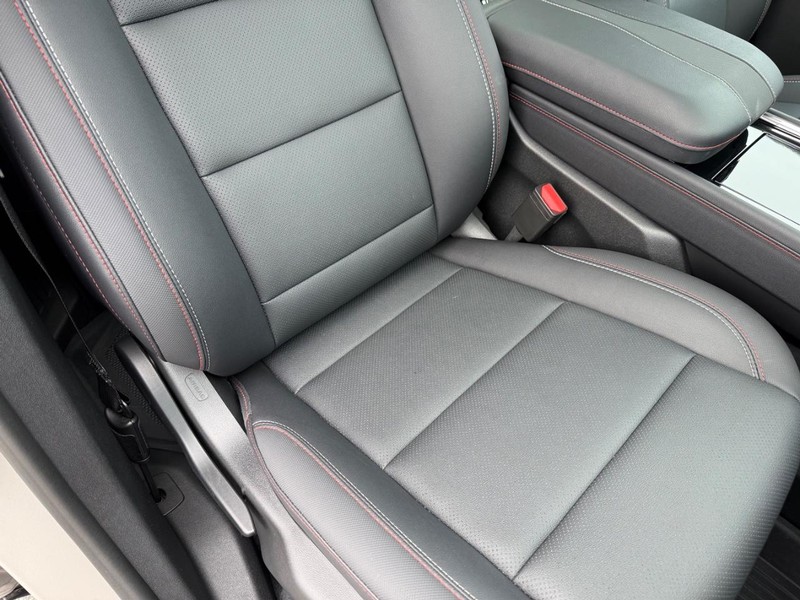 Chevrolet Traverse Vehicle Full-screen Gallery Image 18