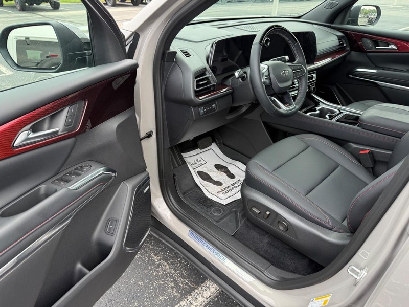 Chevrolet Traverse Vehicle Full-screen Gallery Image 19